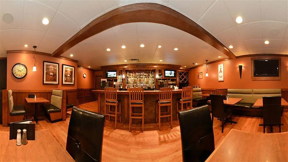 Best Western Plus Country Meadows Inn Aldergrove Hotel