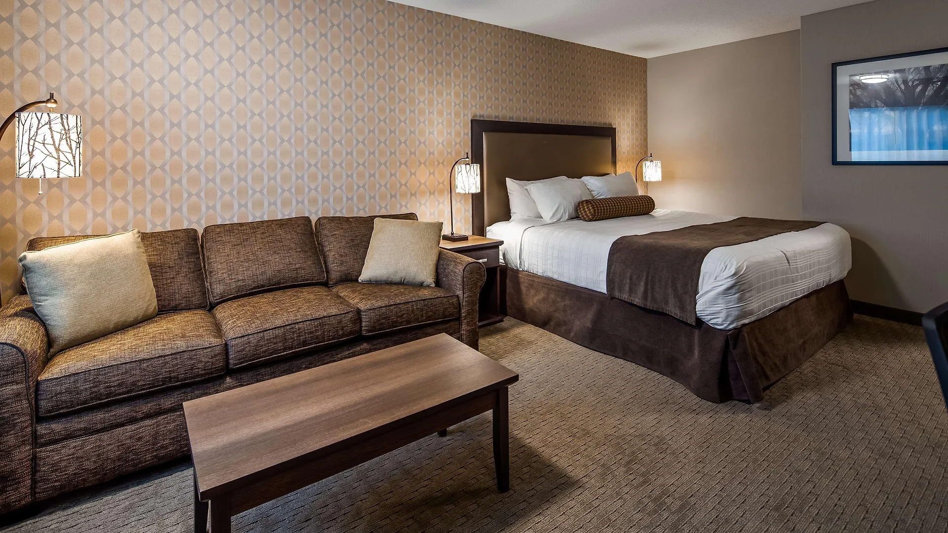 Best Western Plus Country Meadows Inn Aldergrove Hotel
