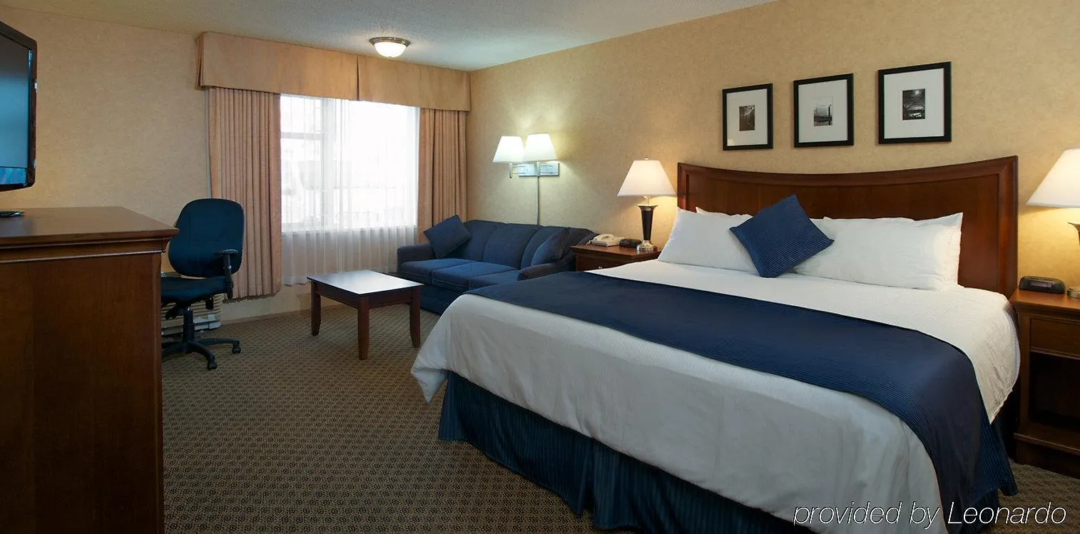 Best Western Plus Country Meadows Inn Aldergrove 4*,