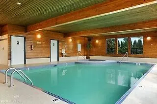 Best Western Plus Country Meadows Inn Aldergrove 4*,